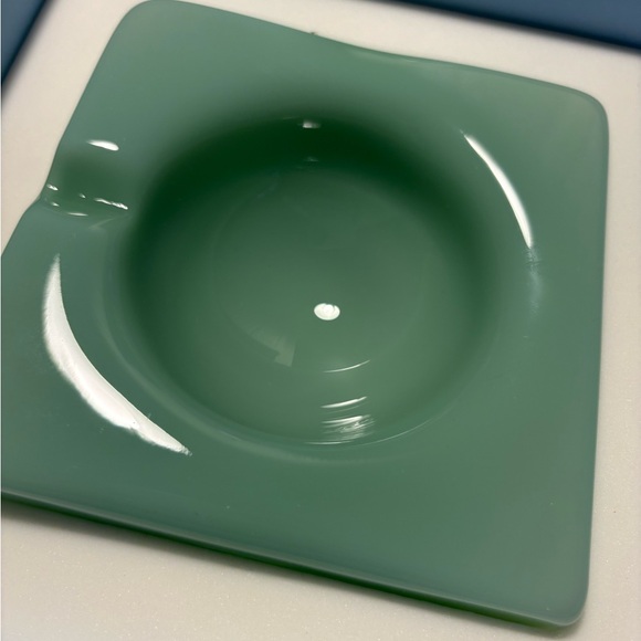 NWT Urban Outfitters Yew Yew Half-Circle Ashtray - Picture 9 of 12